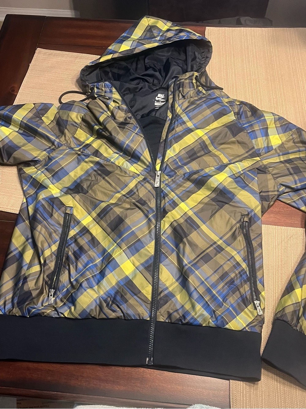Nike sports wear xl boys Hooded Plaid Windbreaker in Yellow, Blue & Olive